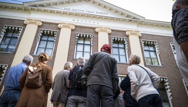 Achter de schermen in de Rechtbank